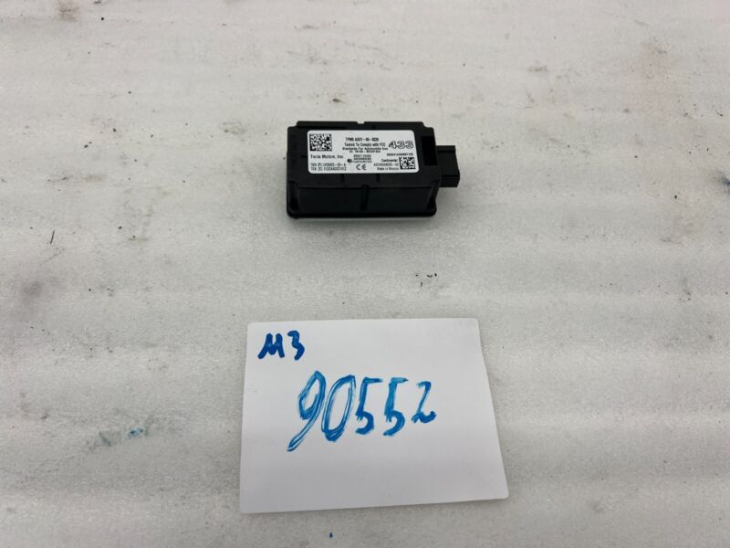 1458965 00 A 2017-2023 Tesla Model 3 Tire Pressure Monitor Sensor TPMS Receiver 1458965-00-A