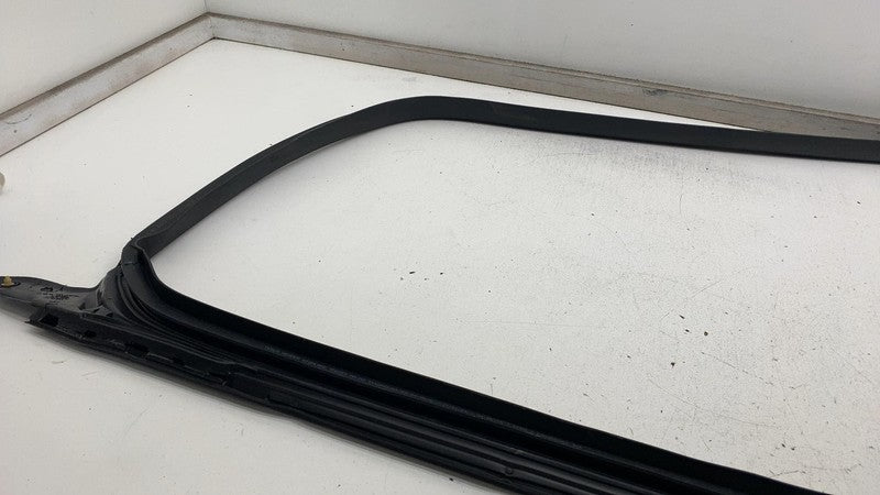 191098300D ⭕ 24-25 Model 3 Front Left Primary Body Weatherstrip Rubber Seal LH 1910983-00-D