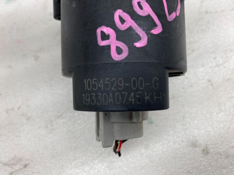 105452900G 2016-2020 Tesla Model X MX Additional Auxiliary Water Pump Assembly 1054529-00-G