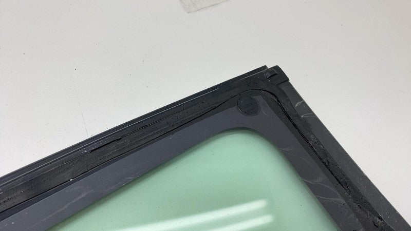 1514978 00 2017-2020 Tesla Model 3 M3 Rear Driver Side Corner Window Quarter Glass Left LH