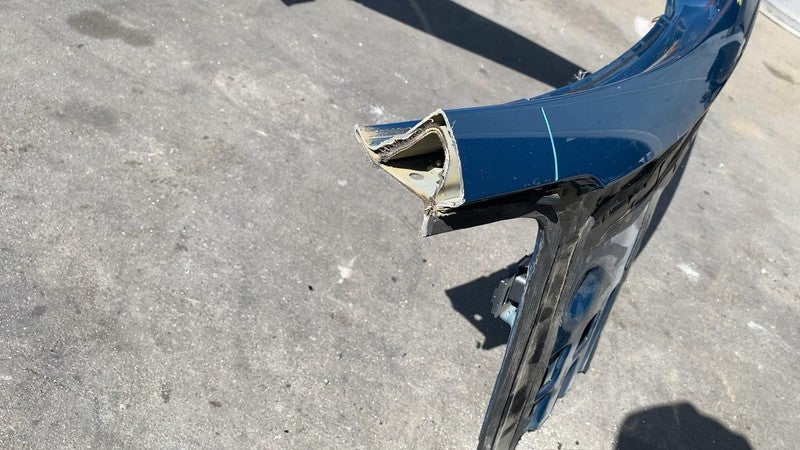 ⭕ 2024 Porsche Cayenne Right Center B-Pillar Body Rail Frame Structural Cut Out