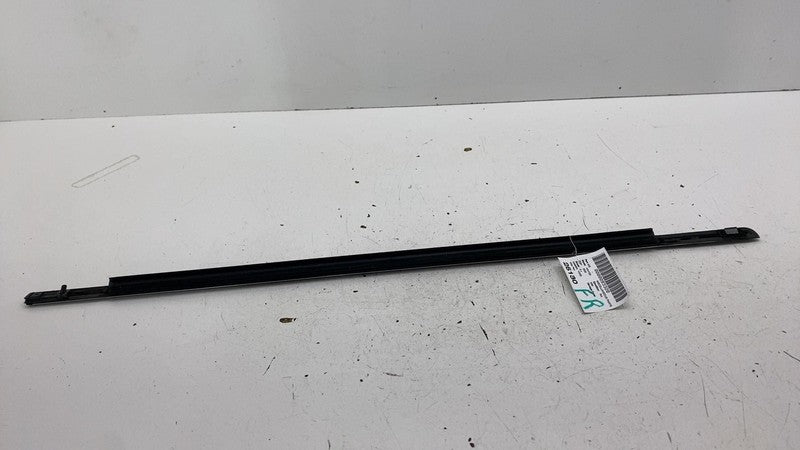 ⭕ 18-21 Lincoln Navigator Front Right Side Door Window Belt Molding Ch