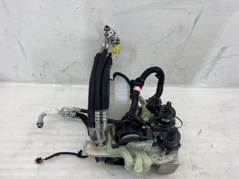 2020-2024 Tesla Model Y Supermanifold Refrigerant Chiller W/ Coolant Reservoir