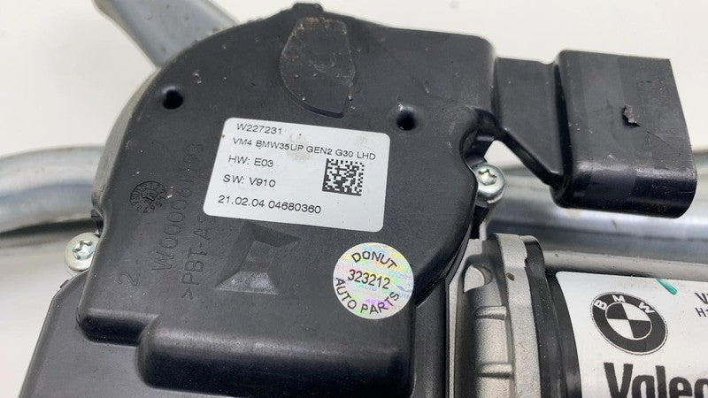 9851351 02 2017-2023 BMW 530e G30 Front Windshield Wiper Transmission Linkage & Motor OEM