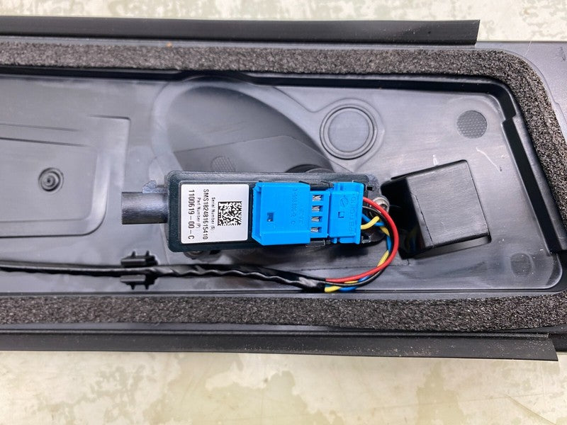 1100441 00 C ⭕17-23 Model 3 Left & Right B-Pillar Applique Molding 1100441-00-C/1100437-00-C