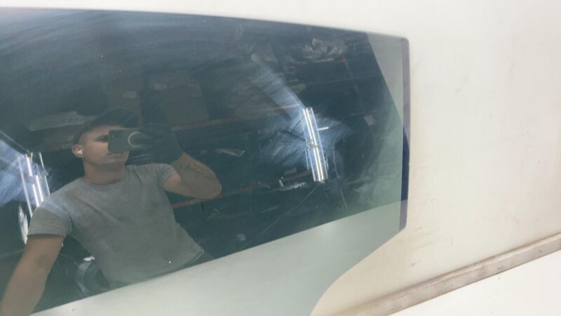 E9 43R-004553 2016-2020 Tesla Model X MX Rear Driver Side Door Window Glass Left LH 43R-004553