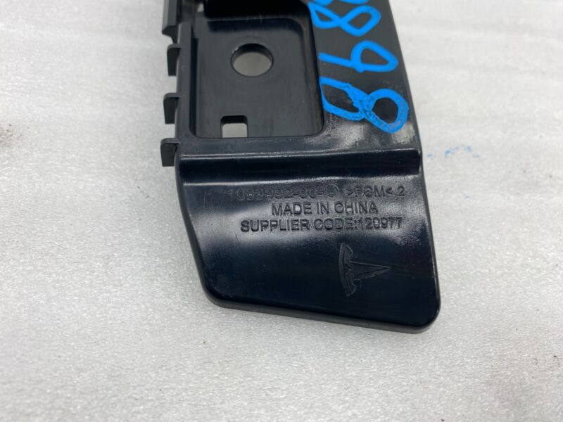 2017-2023 Tesla Model 3 M3 Rear Left Bumper Taillamp Taillight Mount Bracket LH