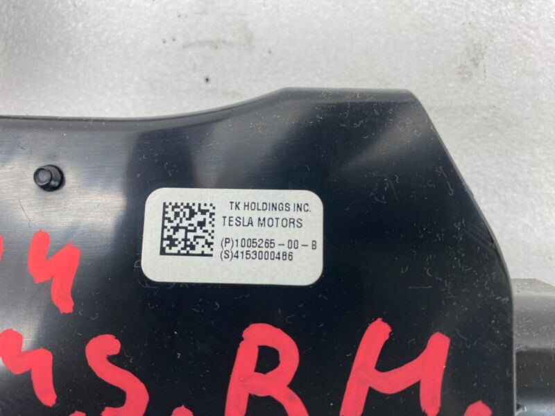 100526500B 2012-2015 Tesla Model S Front Right Seat Belt Outboard Lap Pre-Tensioner RH Assy