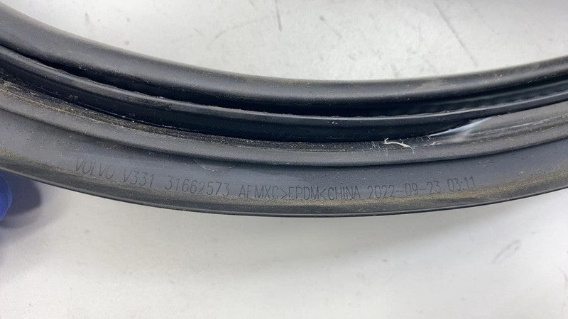31662573 ⭕ 2021-2023 Polestar 2 Rear Trunk Tailgate Weatherstrip Rubber Seal OEM 31662573
