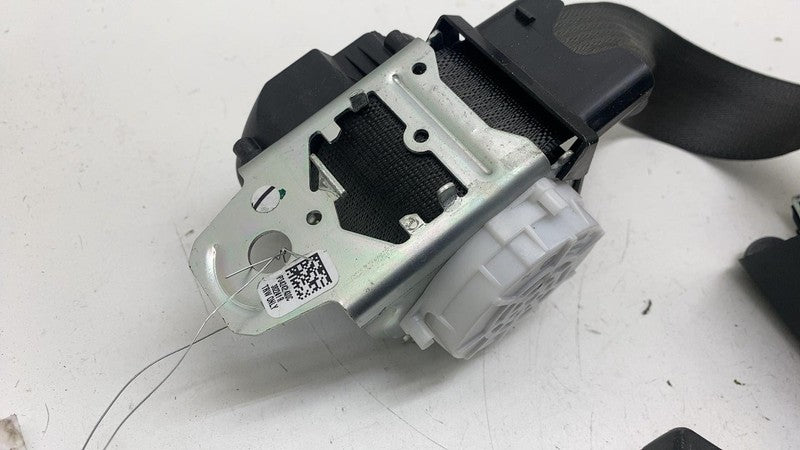34242430C ⭕ 2025 Chevrolet Silverado 1500 Rear Center Seat Belt Safety Retractor 85062984
