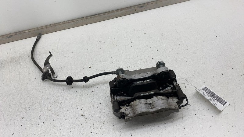 2018 2019 2020 BMW 530E Front Right Caliper + Brake Hose Line w/o Spor