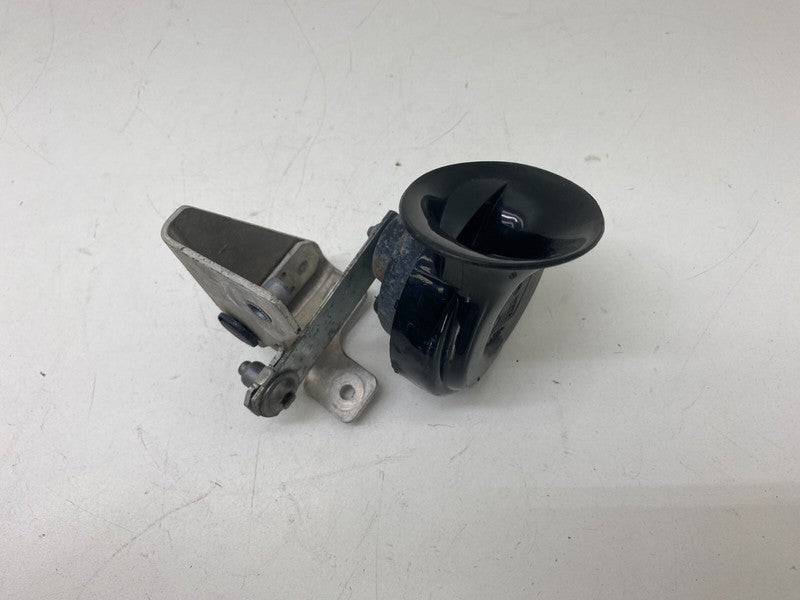 E1 0020046 ⭕2012-2020 Tesla Model S MS Seger Low Pitch Tone Horn 12V 410 Hertz with Bracket