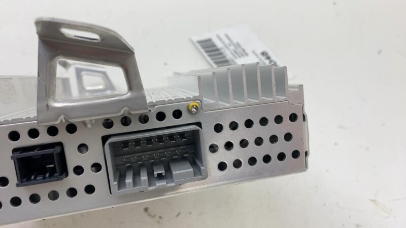 1507152 00 A 2020-2023 Tesla Model Y MY Radio Audio Sound System AMP Amplifier Assembly OEM