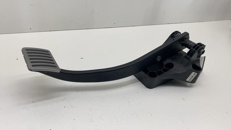 ⭕ 2024 Tesla Cybertruck Passenger Brake Foot Pedal Bracket Right RH 12