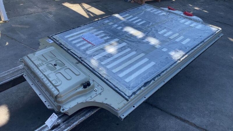 1056776 00 C 2016-2020 Tesla Model S X High Voltage Battery System Module Pack 90kWh 400VDC