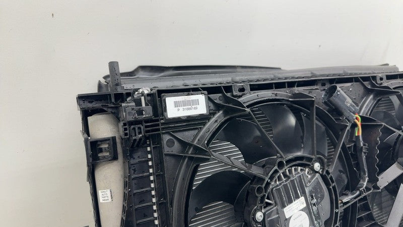 31686169 ⭕2021-2023 Polestar 2 Front Radiator w/ Active Air Shutter & Fan Shroud 31686169