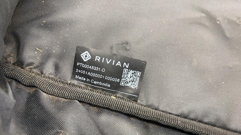 PT00045331D ⭕ 22-25 Rivian R1S Portable Battery Charger EV Cable Wire Port Case PT00045331-D