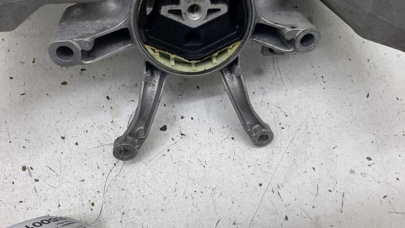 22329485335 2018-2020 BMW 530e G30 Gearbox Crossmember Transmission Mount Bracket Support