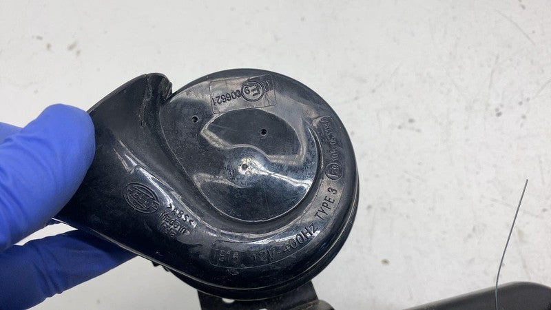 PT00656647C ⭕ 2025 Rivian R1S Front Left Low Note Tone Signal Horn w/ Bracket PT00656647-C