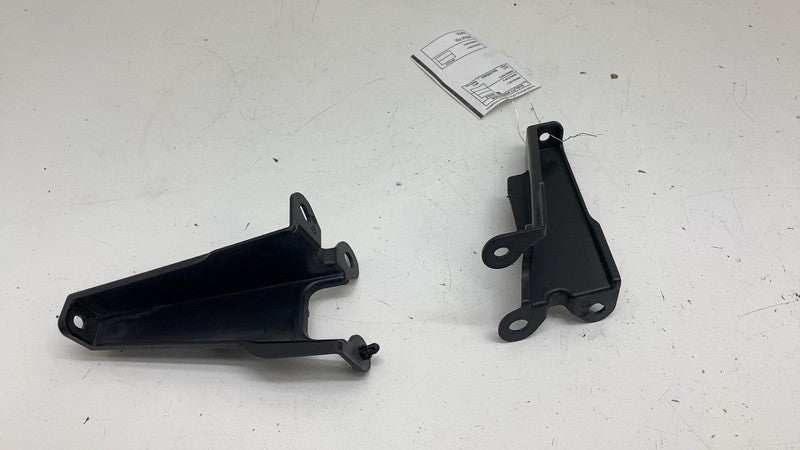 105540500B ⭕16-20 Model X Front PAIR Left & Right Cowl Panel Extension Bracket 1055405-00-B