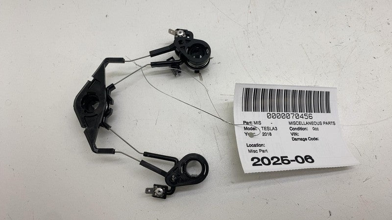 1119156 00 D ⭕ 2017-2023 Tesla Model 3 M3 Steering Wheel Horn Button Assembly 1119156-00-D
