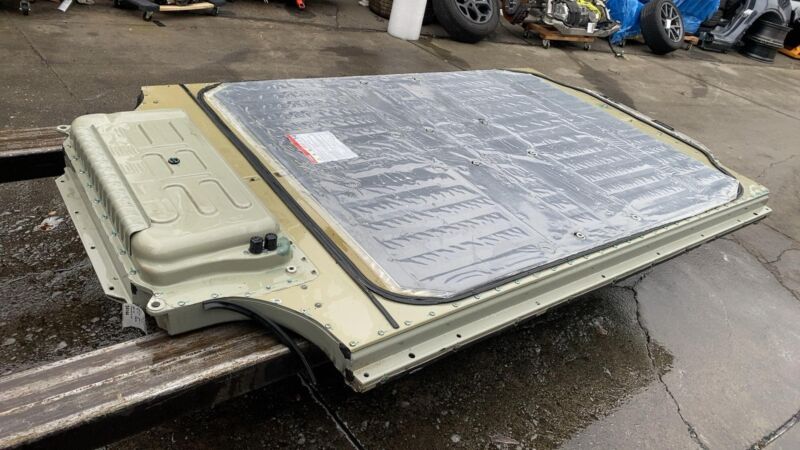 1014114 00 A 2012-2015 Tesla Model S High Voltage Battery Pack Module 85kWh 400VDC Assembly