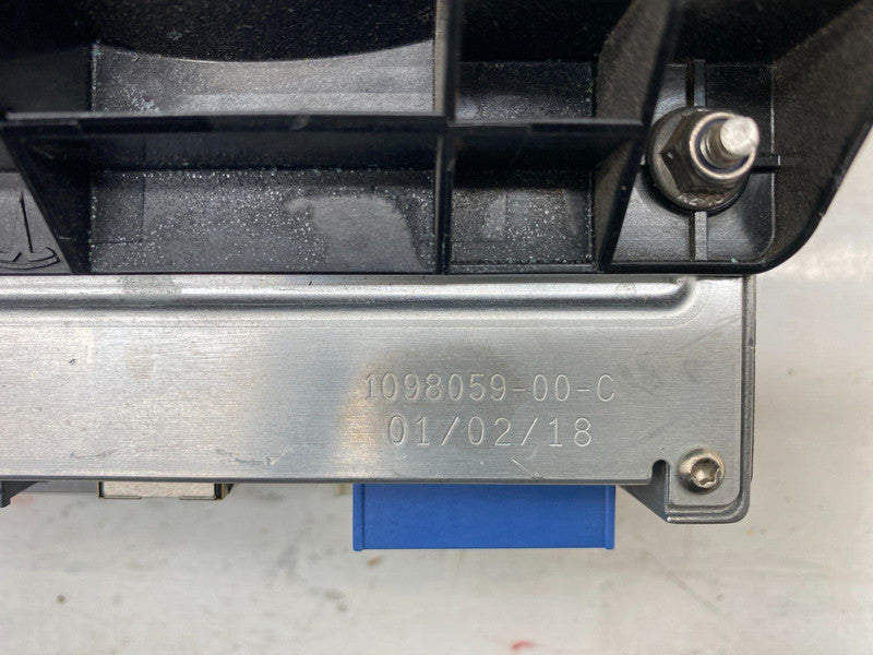 109805800H ⭕ 17-23 Model 3 Autopilot Media Control Module MCU / ADAS Computer 1098058-00-H