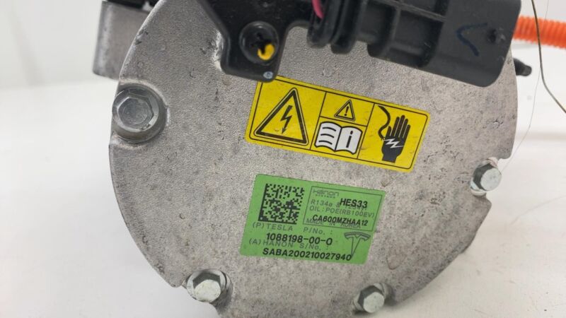 1110711 00 B ⭕17-20 Model 3 Air Conditioning A/C Compressor Pump w/ Wire Harness 1110711-00-B