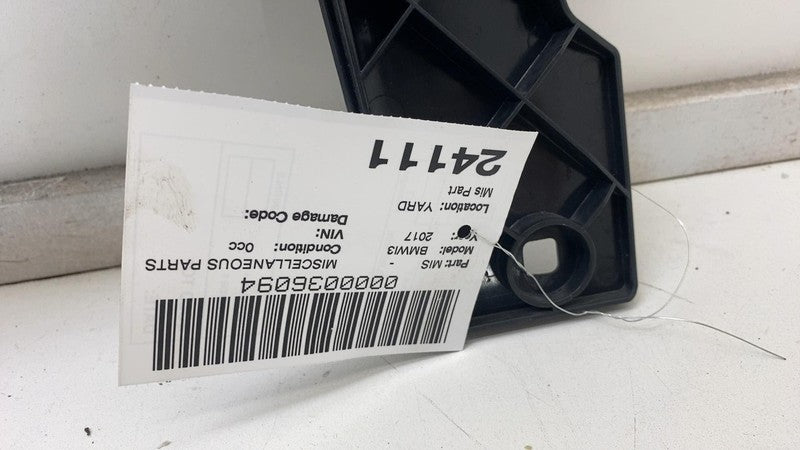 5112 7296779 ⭕ 2014-2021 BMW i3 Rear Bumper Upper Center Mount Bracket Assembly OEM 7296779