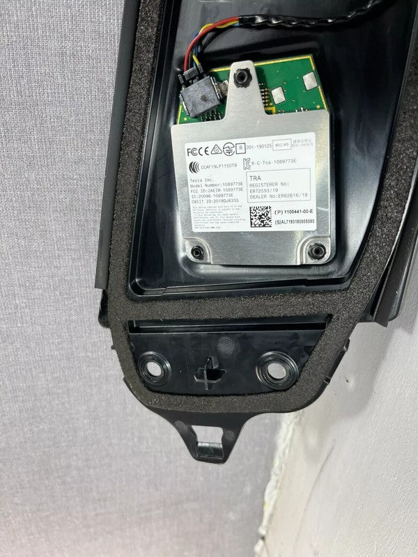 110044100E ⭕17-23 Model 3 Right B-Pillar Applique Glass Trim Molding w/ Camera 1100441-00-E