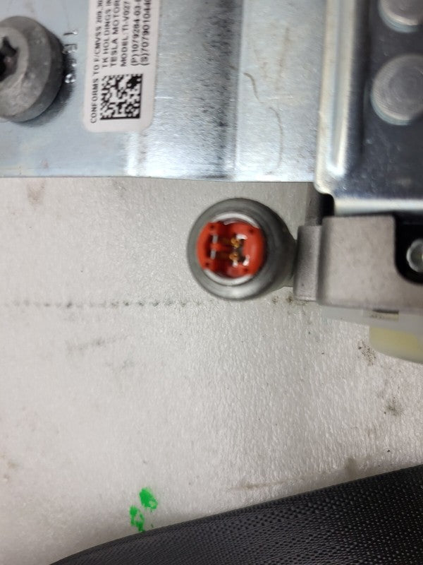 107928403B ⭕ 16-20 Model S Front Passenger 1st Row Seat Belt & Retractor Right 1079284-03-B