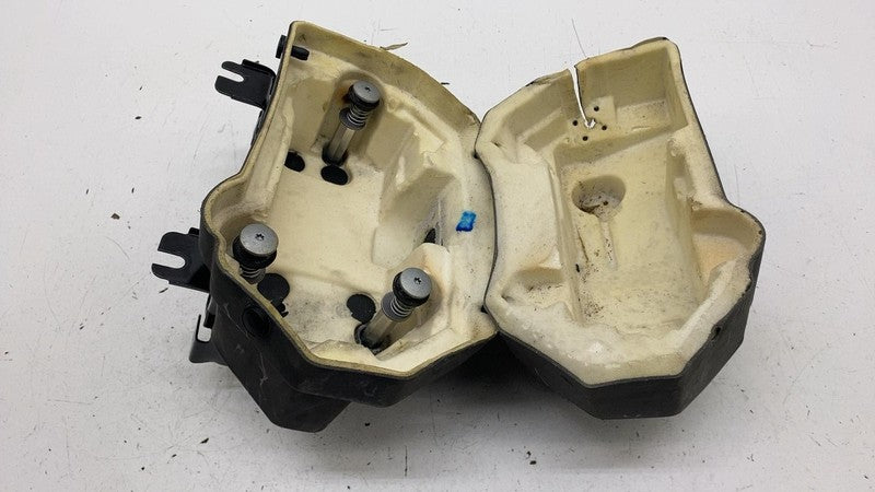 PT00062425C ⭕25 Rivian R1S Air Suspension Compressor Insulator Cover w/ Bracket PT00062425-C