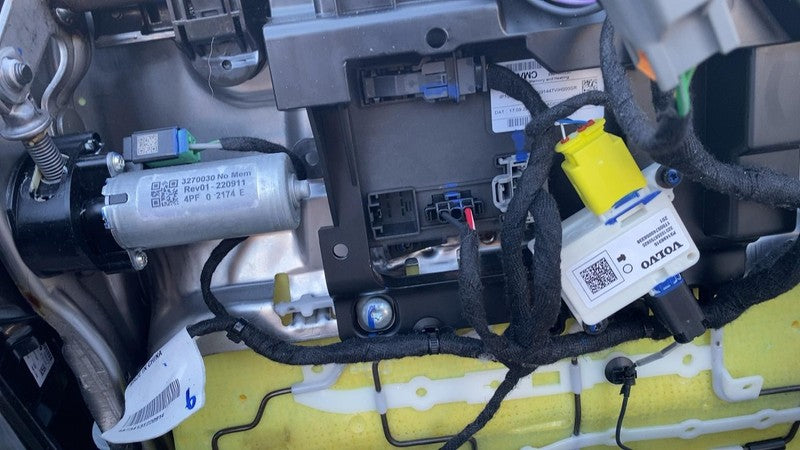 ⭕21-24 Polestar 2 Front Passenger Side 1st Row Seat Cushion w/ Track F