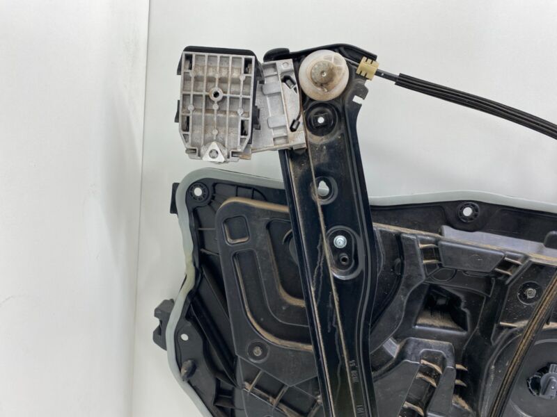 149550900D ⭕ 20-23 Model Y Front Right Window Regulator & Motor w/ Base Module 1495509-00-D
