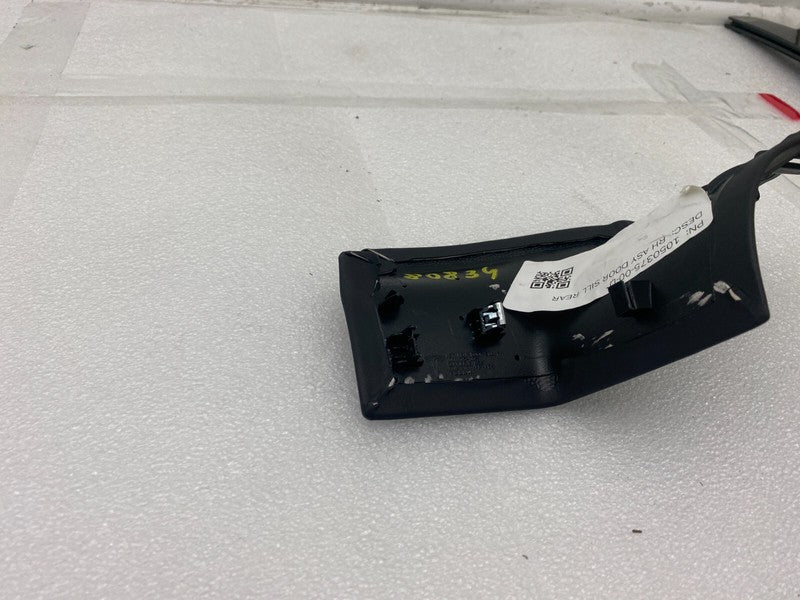 105037500D ⭕16-20 Tesla Model X Rear Passenger Side Door Sill Trim Cover Right 1050375-00-D
