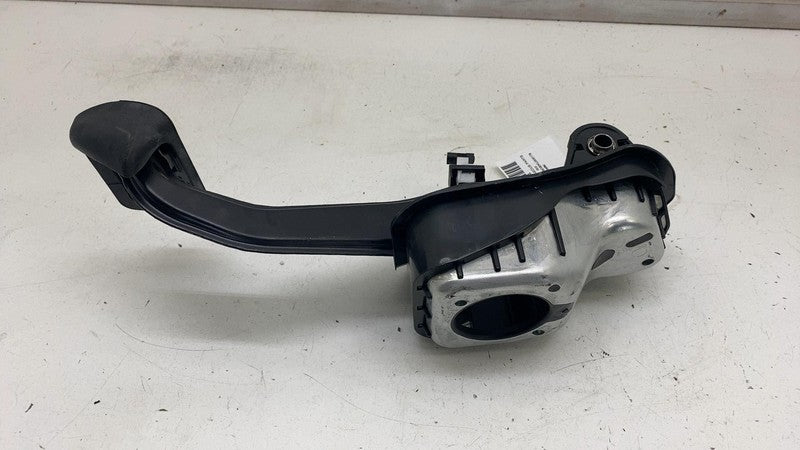 A2052920415 ⭕ 15-21 Mercedes-Benz C300 W205 Front Foot Brake Pedal w/ Bracket A2052920415