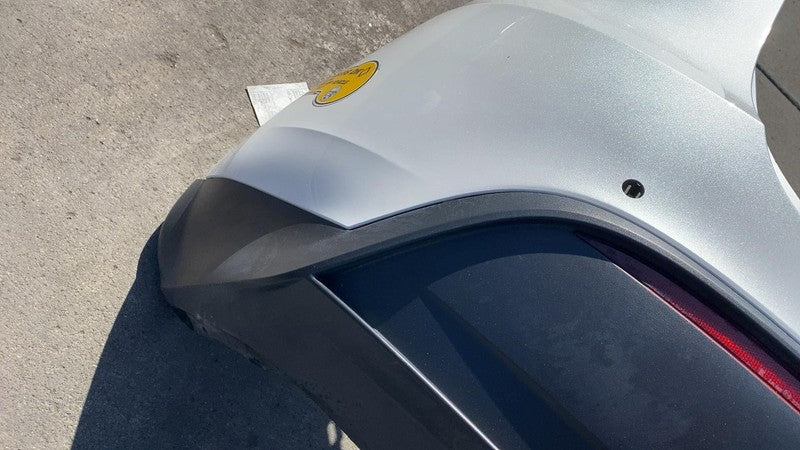 ⭕ 20-24 Model Y Rear Bumper Cover w/ Sensor Holes + Lower Valance Whit