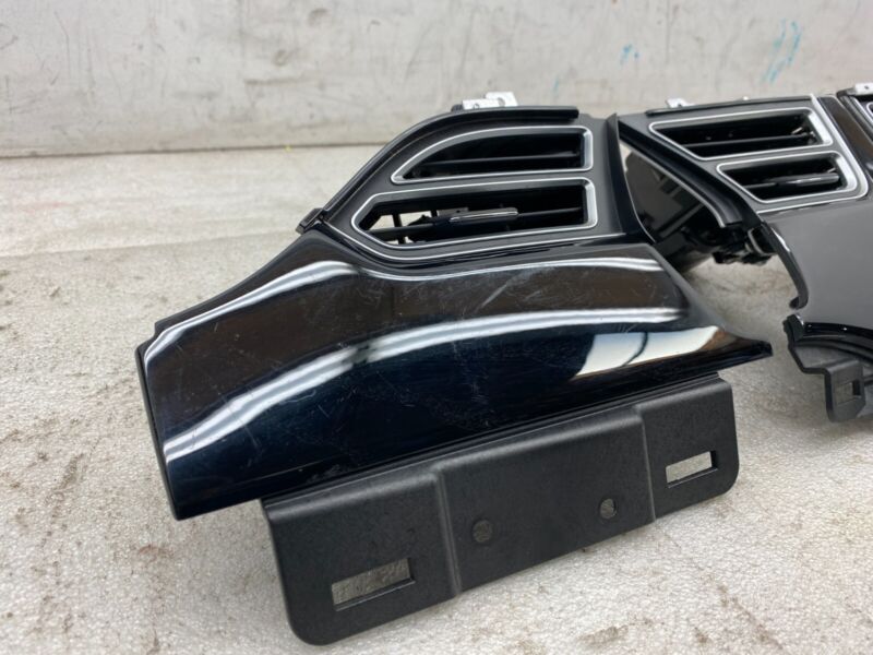 1007834 00 C 2016-2020 Tesla Model X SET of Dashboard Left + Right + Middle Air Vent Outlet
