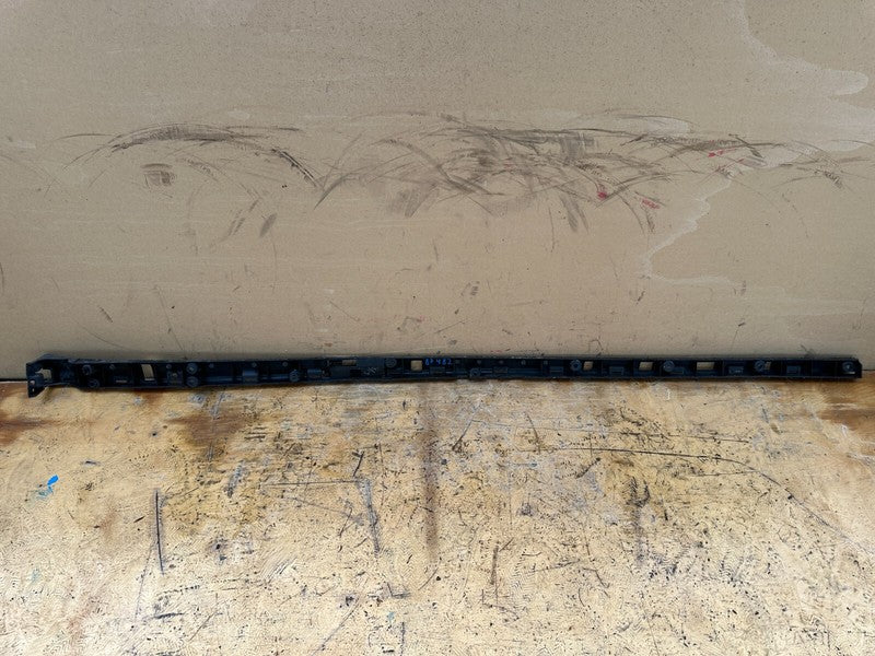 104312900B 16-20 Model X Right Rocker Carrier Bracket w/ Passive Entry Antenna 1043129-00-B