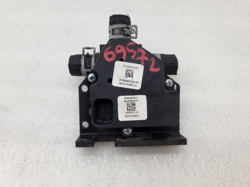 106422550E 2016-2020 Tesla Model X Coolant Pump Cooling Valve Actuator 3-Way 1064225-50-E