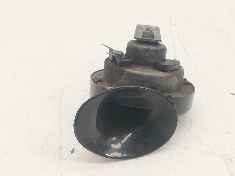 E1 0020046 ⭕ 2012-2020 Tesla Model S Seger Low Pitch Tone Horn 12V 410 Hertz w/ Bracket OEM