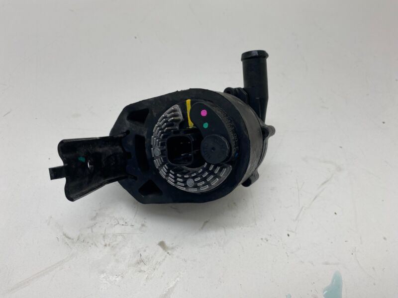 2012-2015 Tesla Model S MS Cooling System Pump Motor Inverter Coolant Assembly