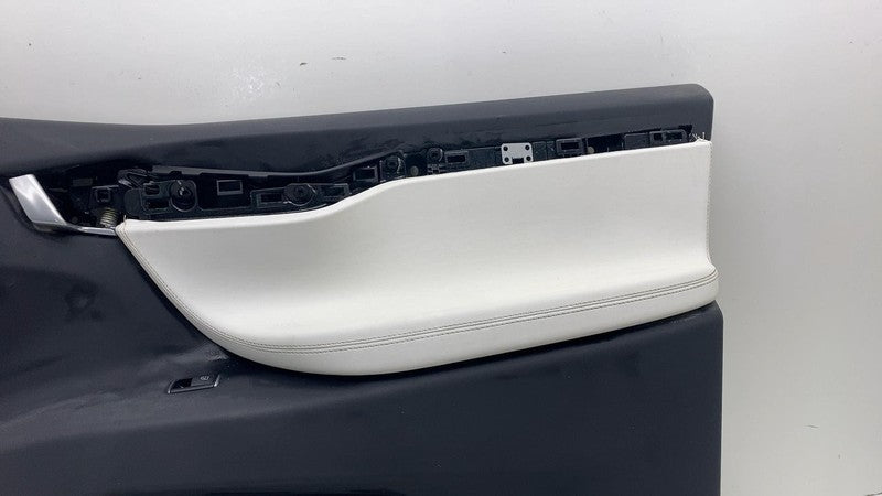 1058861-15-C ⭕ 2016-2020 Tesla Model X Front Right Interior Door Panel Trim Card 1071564-29-C