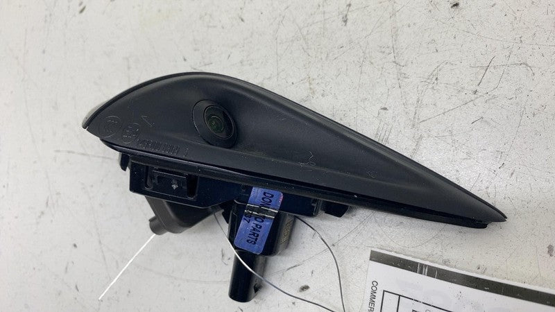 1820734-00-D ⭕ 24-25 Model 3 Front Left Repeater Turn Signal Fender Camera HW4 1820734-00-D