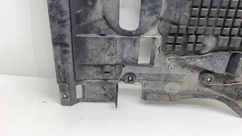 A1665200723 2016-2019 Mercedes-Benz GLE350 Center Under Body Floor Splash Guard Shield OEM