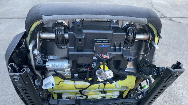 ⭕21-24 Polestar 2 Front Passenger Side 1st Row Seat Cushion w/ Track F