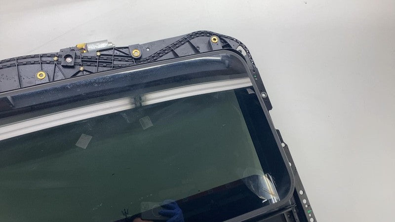 ⭕ 2014-2020 Maserati Ghibli Overhead Roof Sunroof Moonroof w/ Shade &
