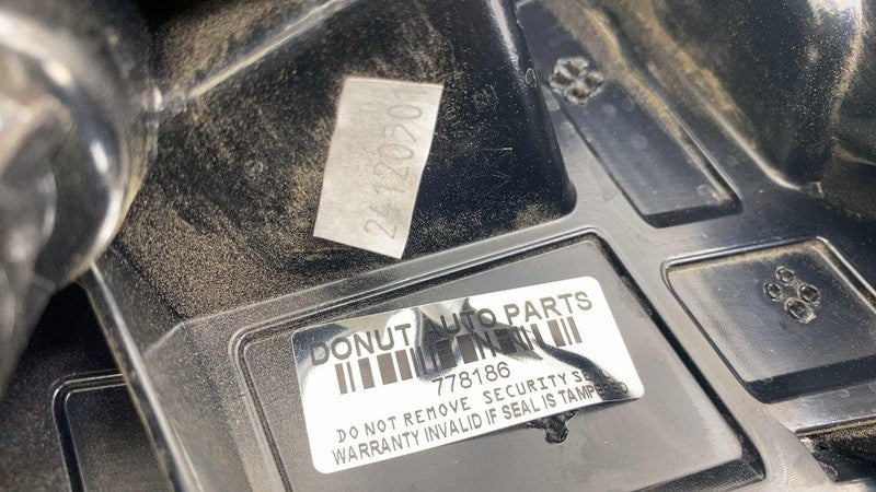 ⭕ 17-25 Chrysler Pacifica Rear Passenger Right D-Pillar Applique Molding Cover