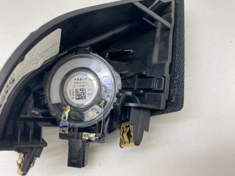 1095657 00 E ⭕17-23 Model 3 Front Driver Side Audio Tweeter & Speaker Cover Left 1095657-00-E