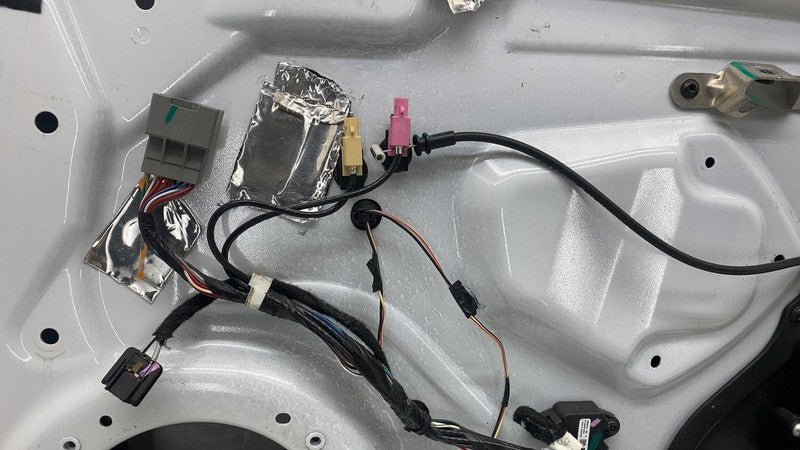 ⭕ 12-15 Tesla Model S Front Passenger Side Door Shell Panel Right Whit